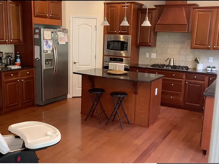 1041 Holtridge Dr — Photo 11