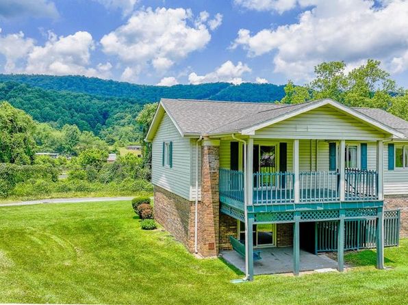 5696 Dr Thomas Walker Rd, Rose Hill, VA 24281