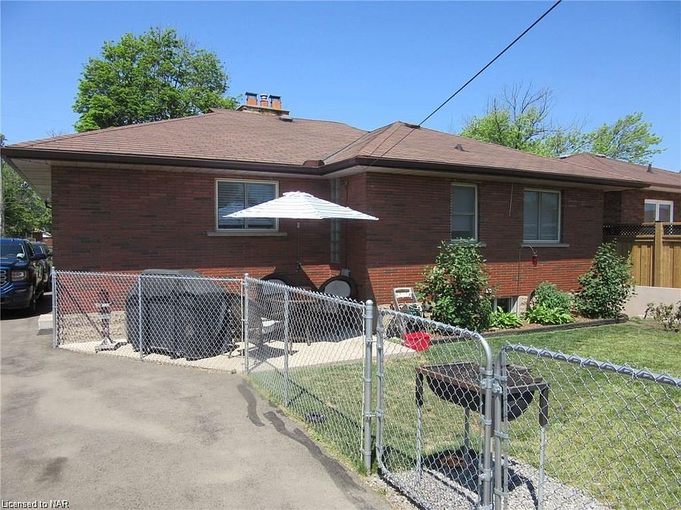 2nd image of 66 Golden Blvd E