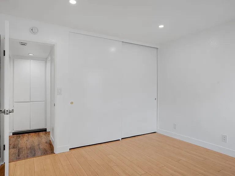 453 Ivy St — Photo 18