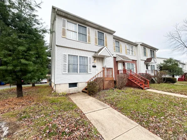 1275 Marigold St, North Brunswick, NJ 08902