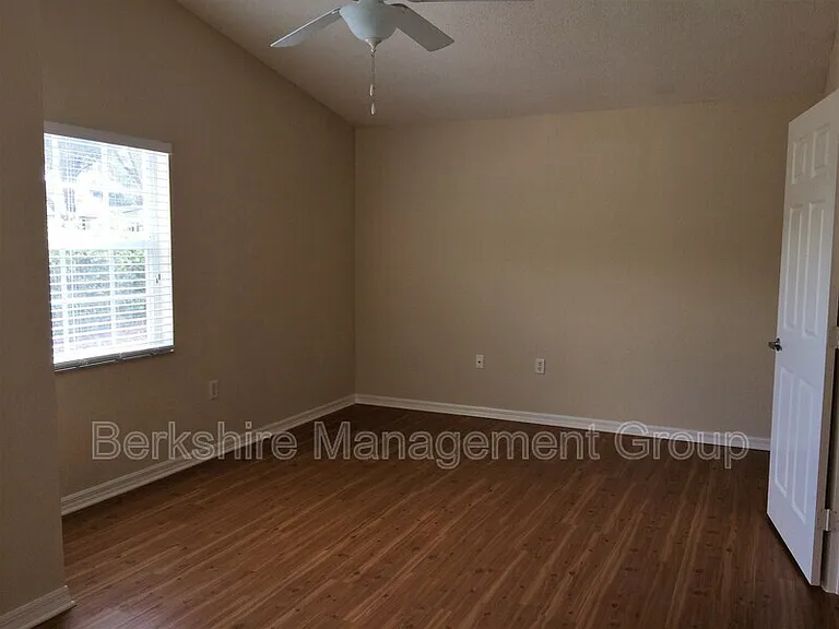 1106 Meadow Ave — Photo 6
