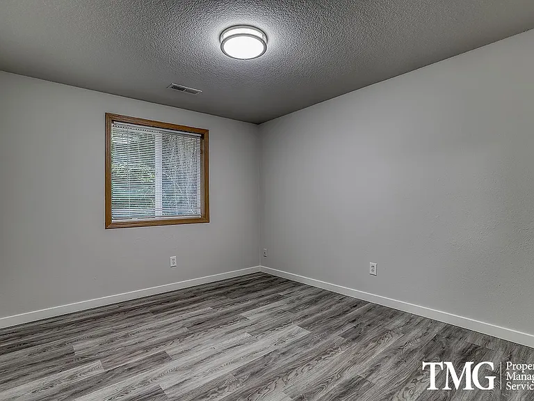 3708 NE 98th St — Photo 20