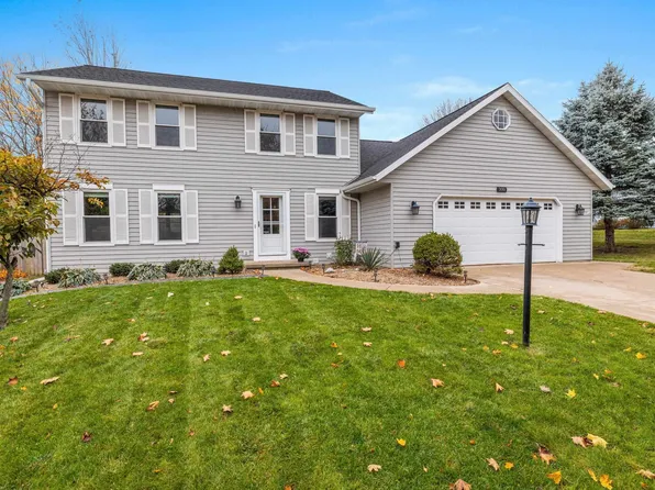 300 Orchard Ln, Allouez, WI 54301