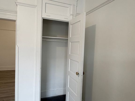 4th image of 33-1717 W Burnside St #26