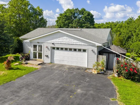 7 Parkwood Dr, Lancaster, WI 53813