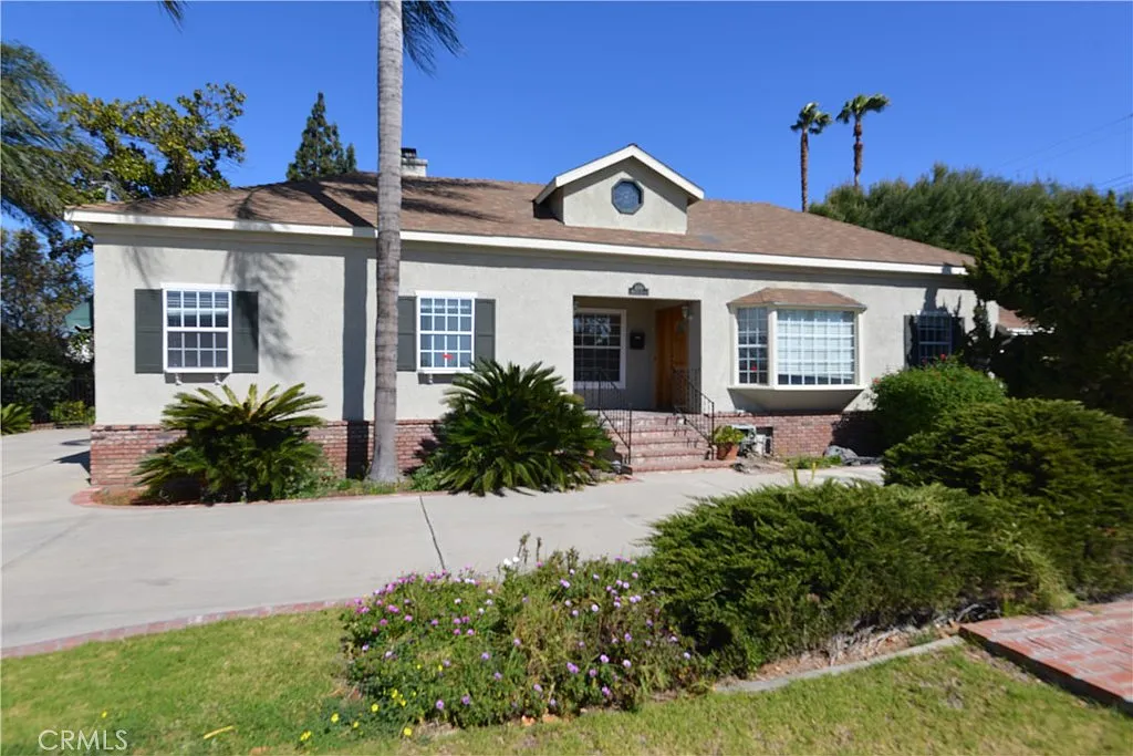5 bed, 2095 sqft, $2,000 — Photo 1
