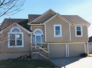 709 N Walnut Ln, Lone Jack, MO 64070