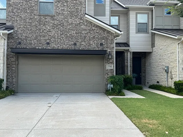 3 bed, 2.5 bath, 1921 sqft, $3,000 — Photo 3
