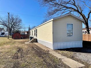 409 S Main St, Smithton, IL 62285