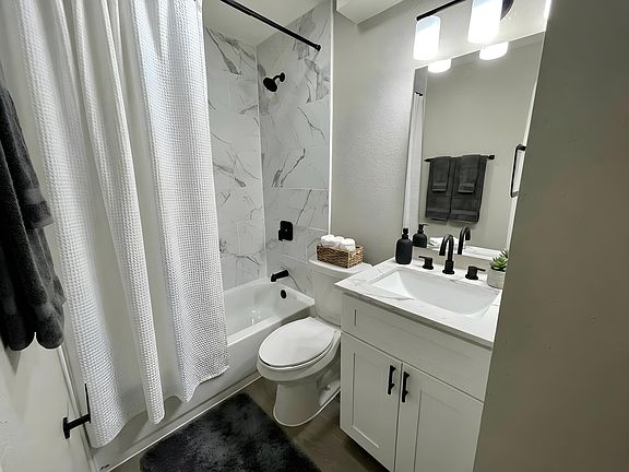 5th image of 305 W 39th 1/2 St #1-205