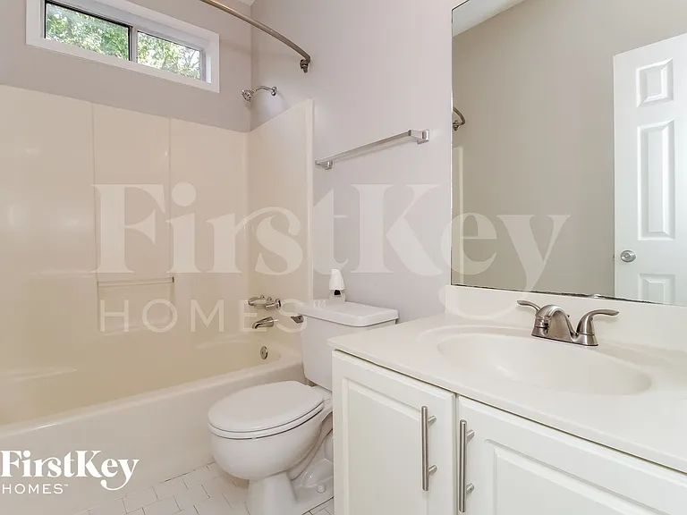 224 Tennis Court Ln NW — Photo 9