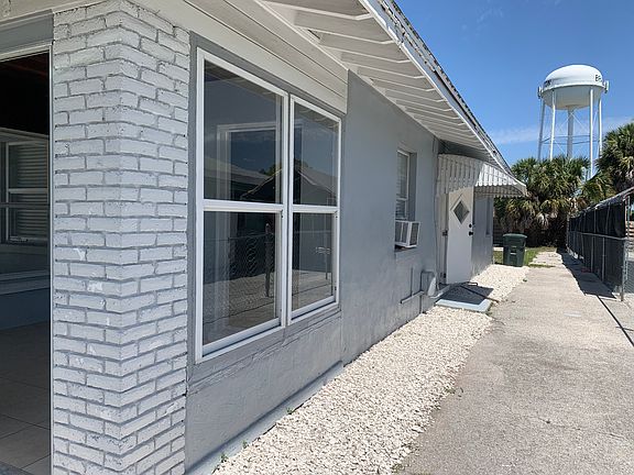 3rd image of 1912 19th Ave W #1912