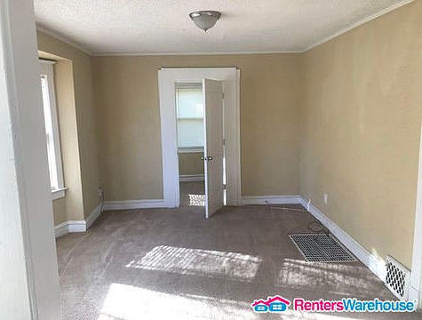 3rd image of 3324 College Ave