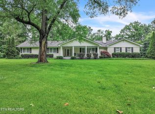 615 S Charles G Seivers Blvd, Clinton, TN 37716