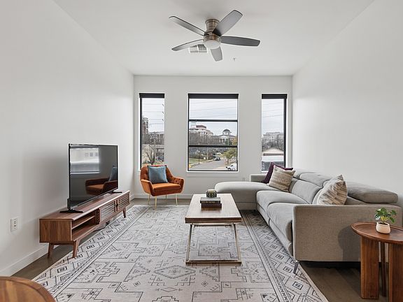 3rd image of 1900 12th Ave S #202