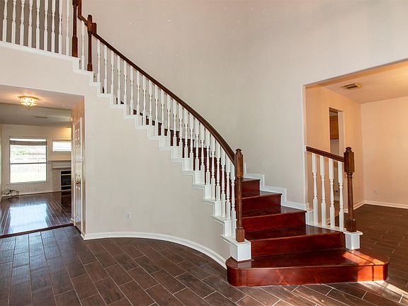 3rd image of 203 Green Cedar Dr