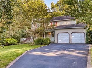 6 Jacqueline Dr, Manorville, NY 11949