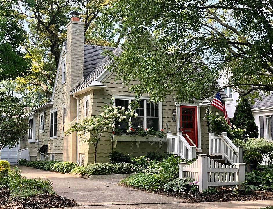 1st image of 333 E Carlisle Ave
