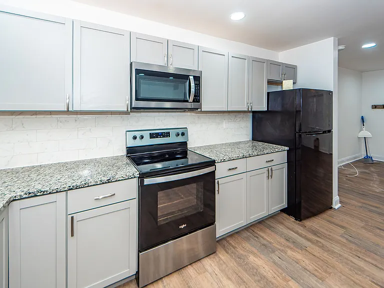 6933 Raymond Ave — Photo 12