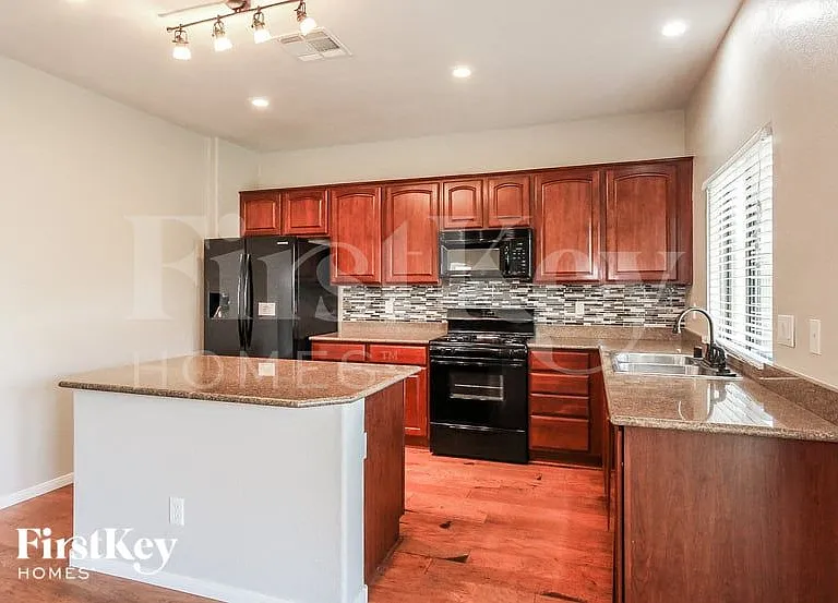 3404 Catherine Mermet Ave — Photo 4