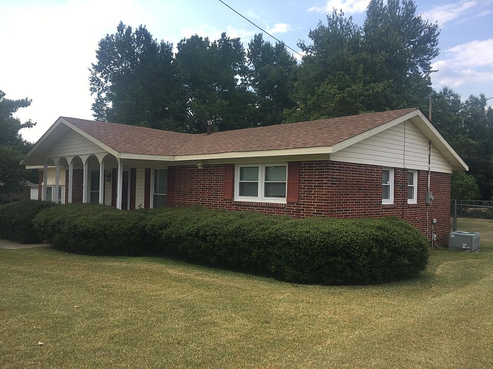 2nd image of 419 Moye Dr