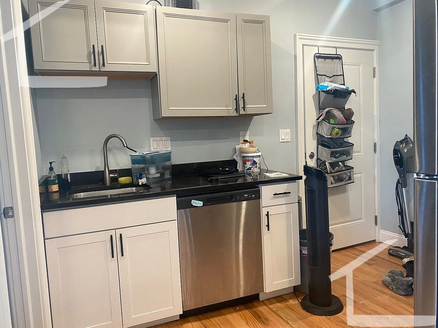 Beautiful pet friendly 2 bed unit for 9/1/26! — Photo 3