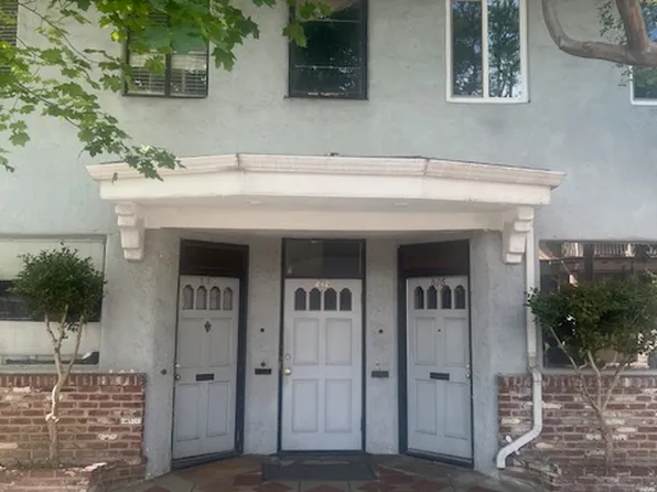 818 17th St APT 2, Sacramento, CA 95811