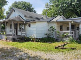 803 W Country Rd, Columbus, KS 66725