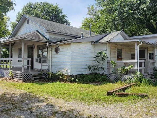 803 W Country Rd, Columbus, KS 66725