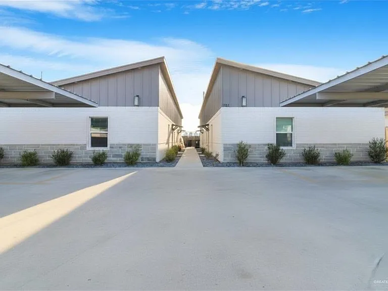 1634 Playa Dr #4 — Photo 1