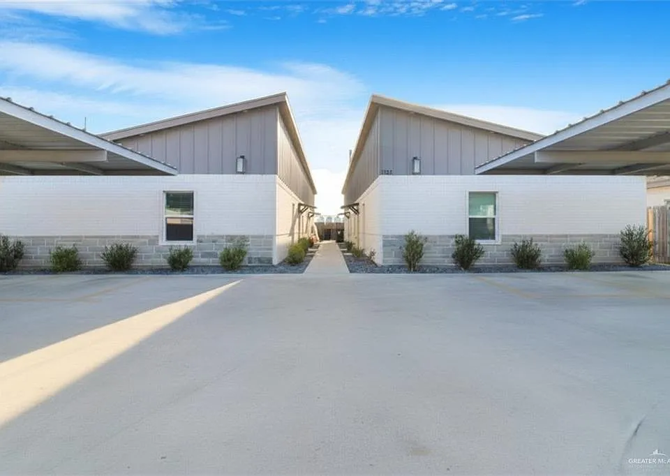 1634 Playa Dr #4