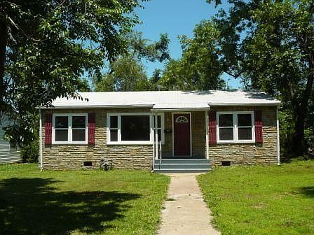 1st image of 2829 E 17th St