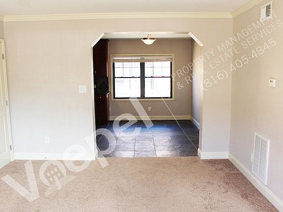 2nd image of 1102 W 46th St