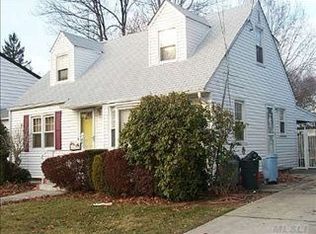 480 Rhodes Ln, West Hempstead, NY 11552