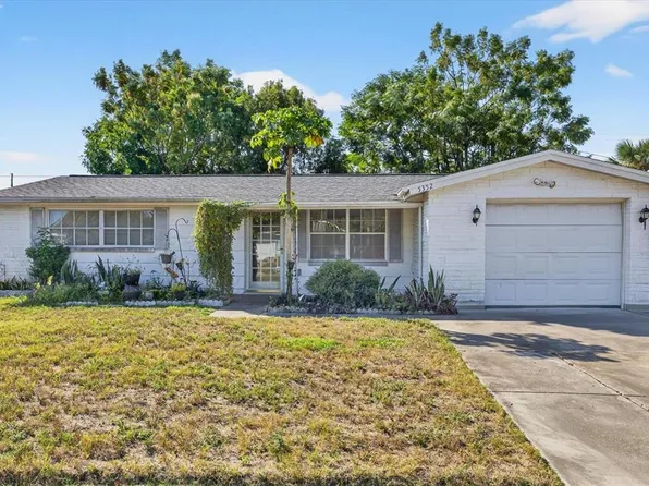 5352 Mosaic Dr, Holiday, FL 34690