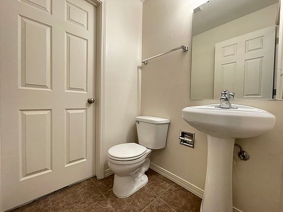 2nd image of 414 Energy Dr #2