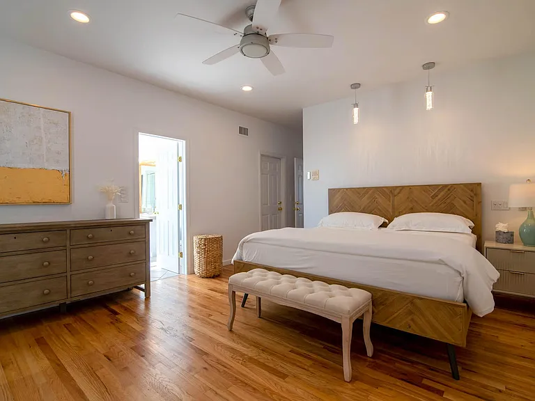 Beautiful lighting in this spacious master. So serene and tranquil. Listen to the ocean as you fall asleep or open your eyes. Staying here is majestic!