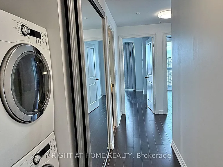 386 Yonge St #4207 — Photo 7