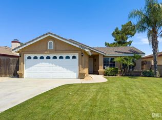 5506 Summer Villa Dr, Bakersfield, CA 93313