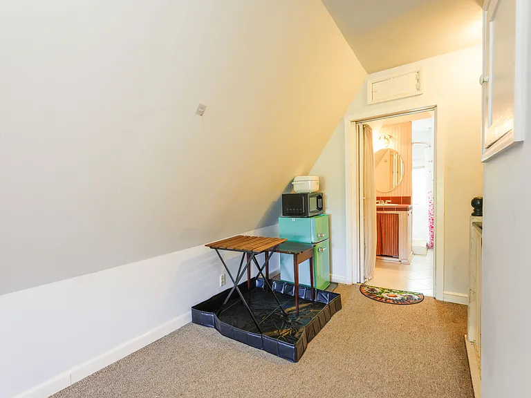 241 Rockingham Rd #3 — Photo 8