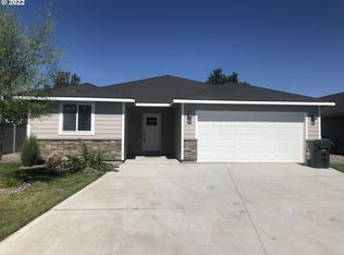 302 Riverwood Ct, Umatilla, OR 97882