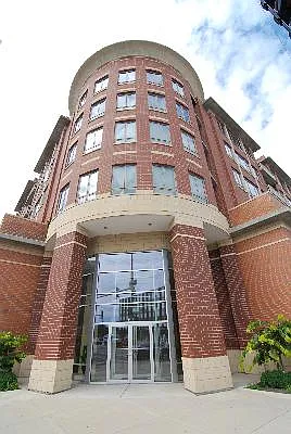 6000 N Cicero Ave APT 408 photo 1