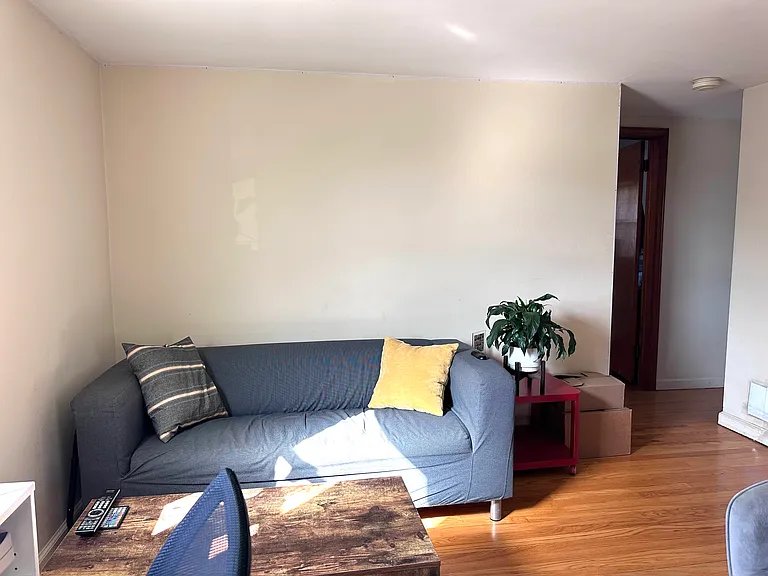 700 4th St #2 — Photo 9