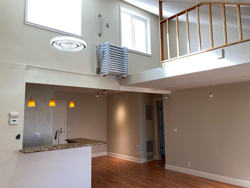 1st image of 224 Larkspur Plaza Dr