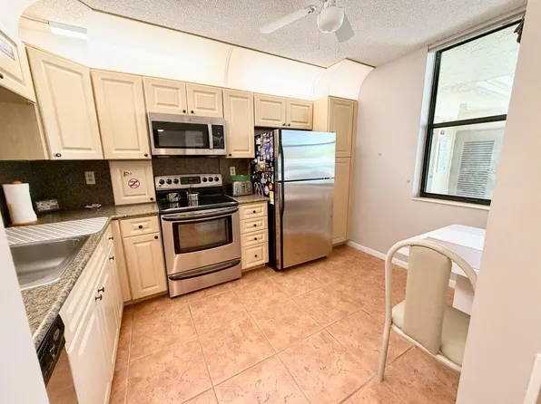 2908 S Carambola Cir Circle S #103, Coconut Creek, FL 33066