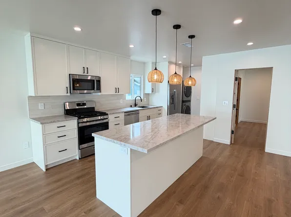 20761 Hart St, Winnetka, CA 91306