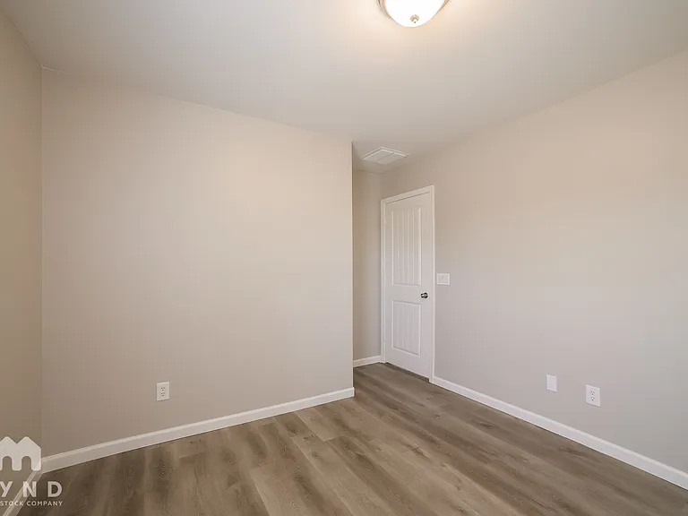 3023 S 87th Dr — Photo 12