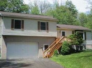 341 Fish Hill Rd, Tannersville, PA 18372