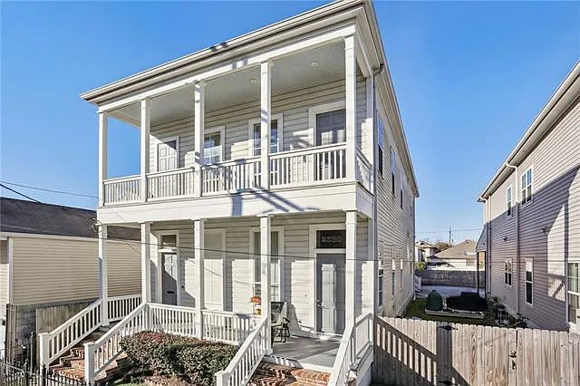 Building Photo - 2328 Valence St #UPPER